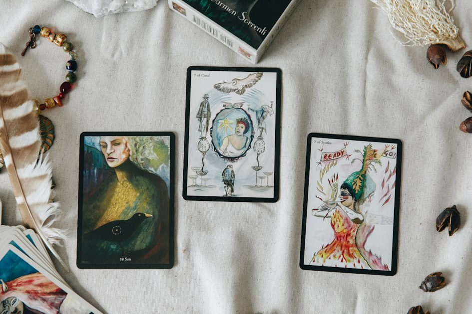 Understanding Machine Tarot Readings
